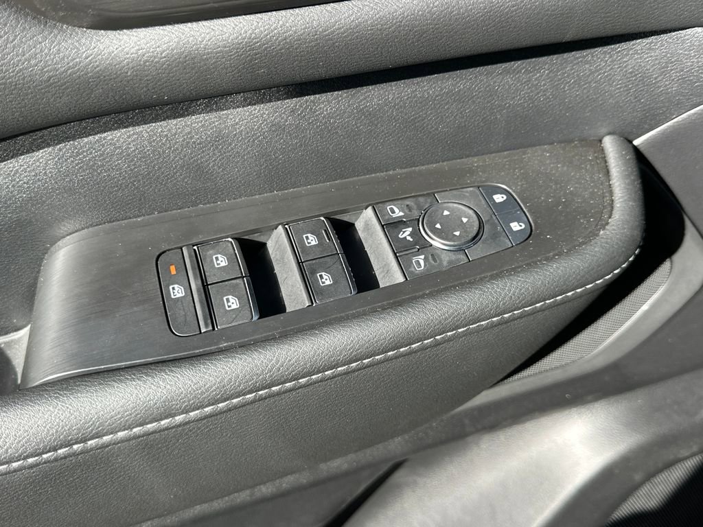 New 2025 Nissan Armada SL w/ Captain's Chari Seat Package image 11