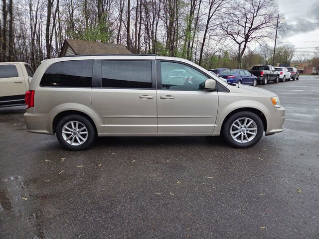 Used 2016 Dodge Grand Caravan SXT w/ Rear Park Assist Package FWD image 6