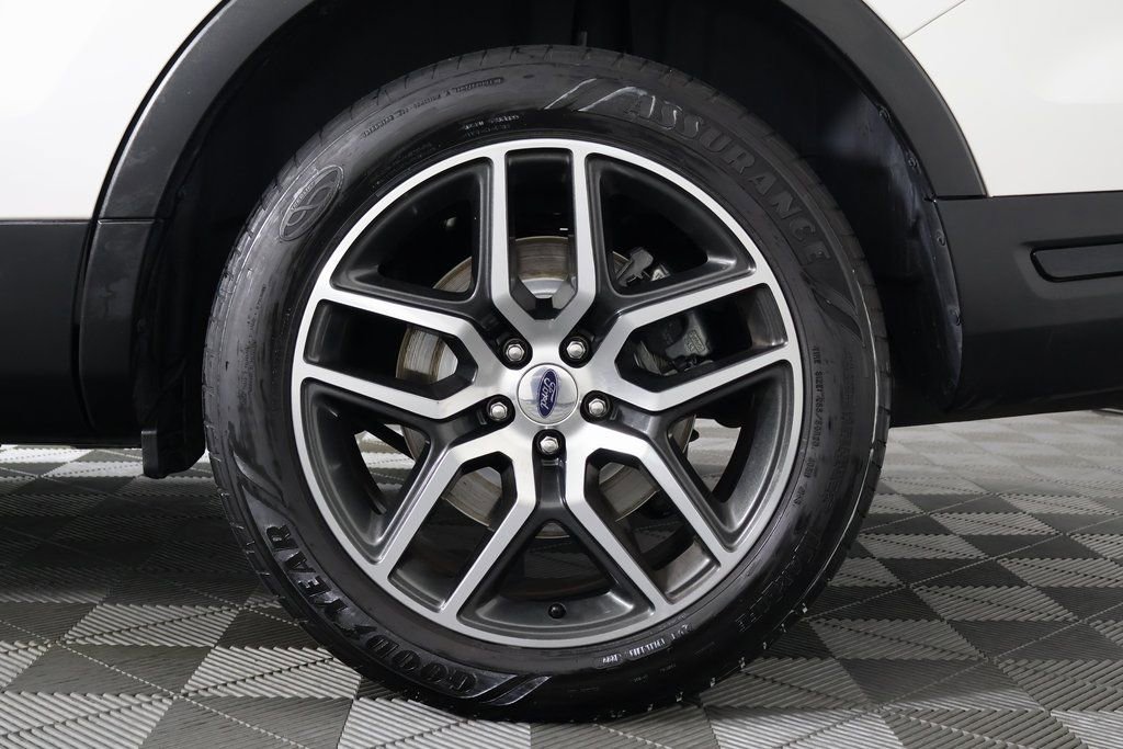 Used 2018 Ford Explorer Sport image 17