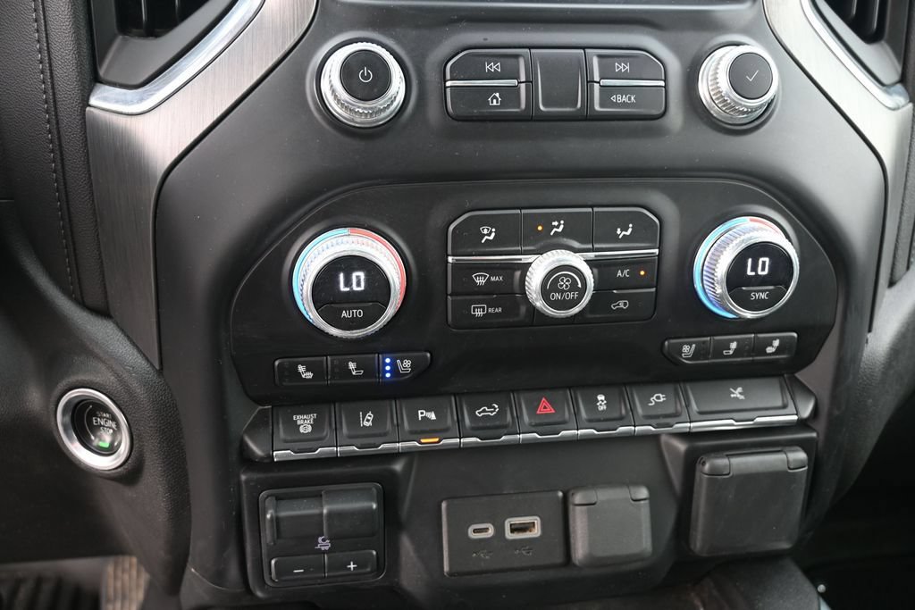 Used 2023 GMC Sierra 3500 Denali w/ Denali Ultimate Package AWD/4WD image 23