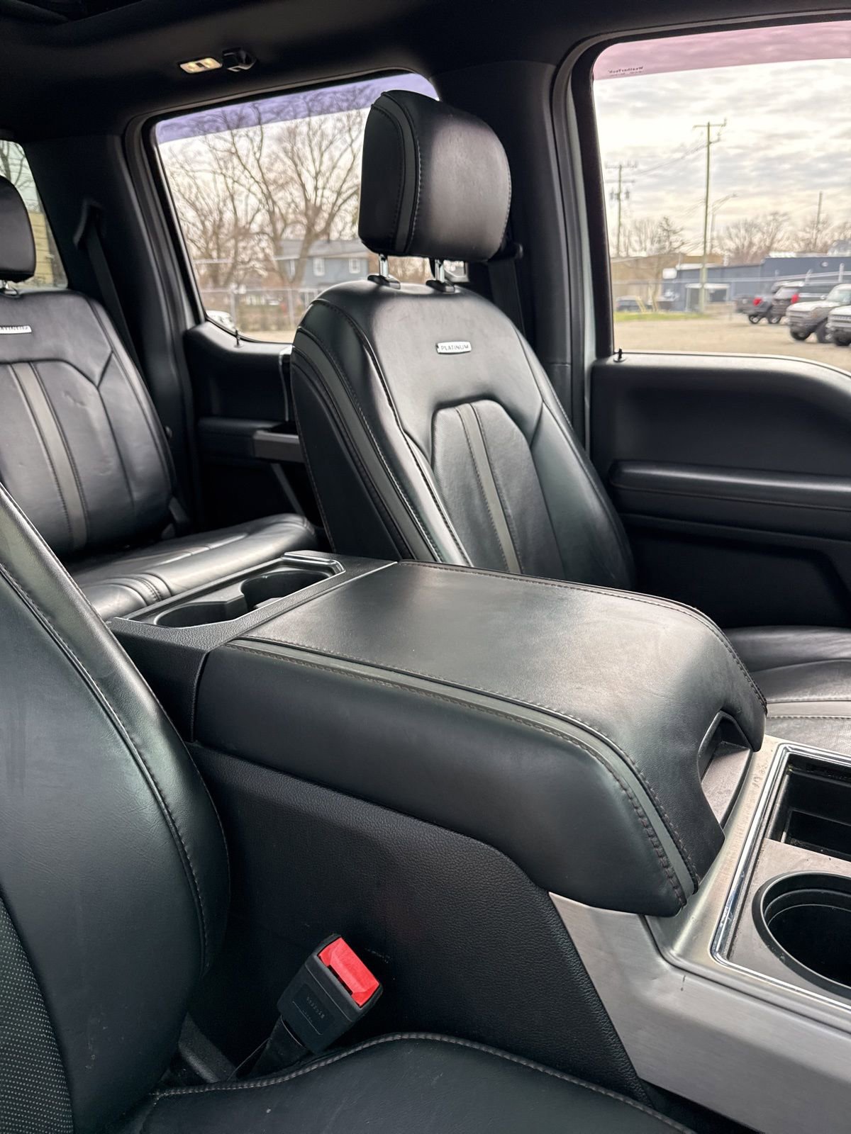 Used 2020 Ford F350 Platinum w/ FX4 Off-Road Package image 33