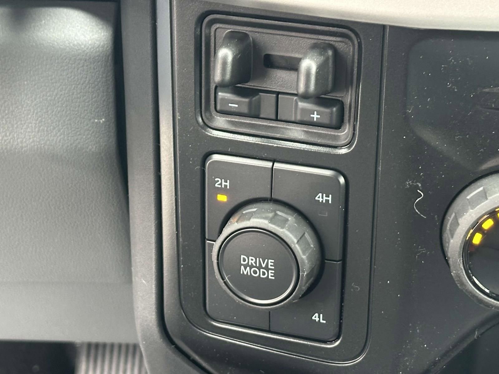 New 2025 Ford F550 4x4 SuperCab Super Duty image 16