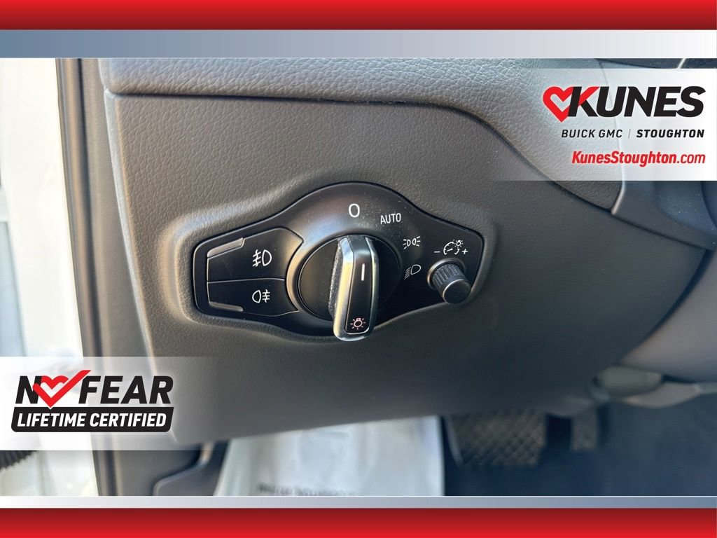 Used 2016 Audi Q5 2.0T Premium w/ Audi MMI Navigation Plus AWD/4WD image 24