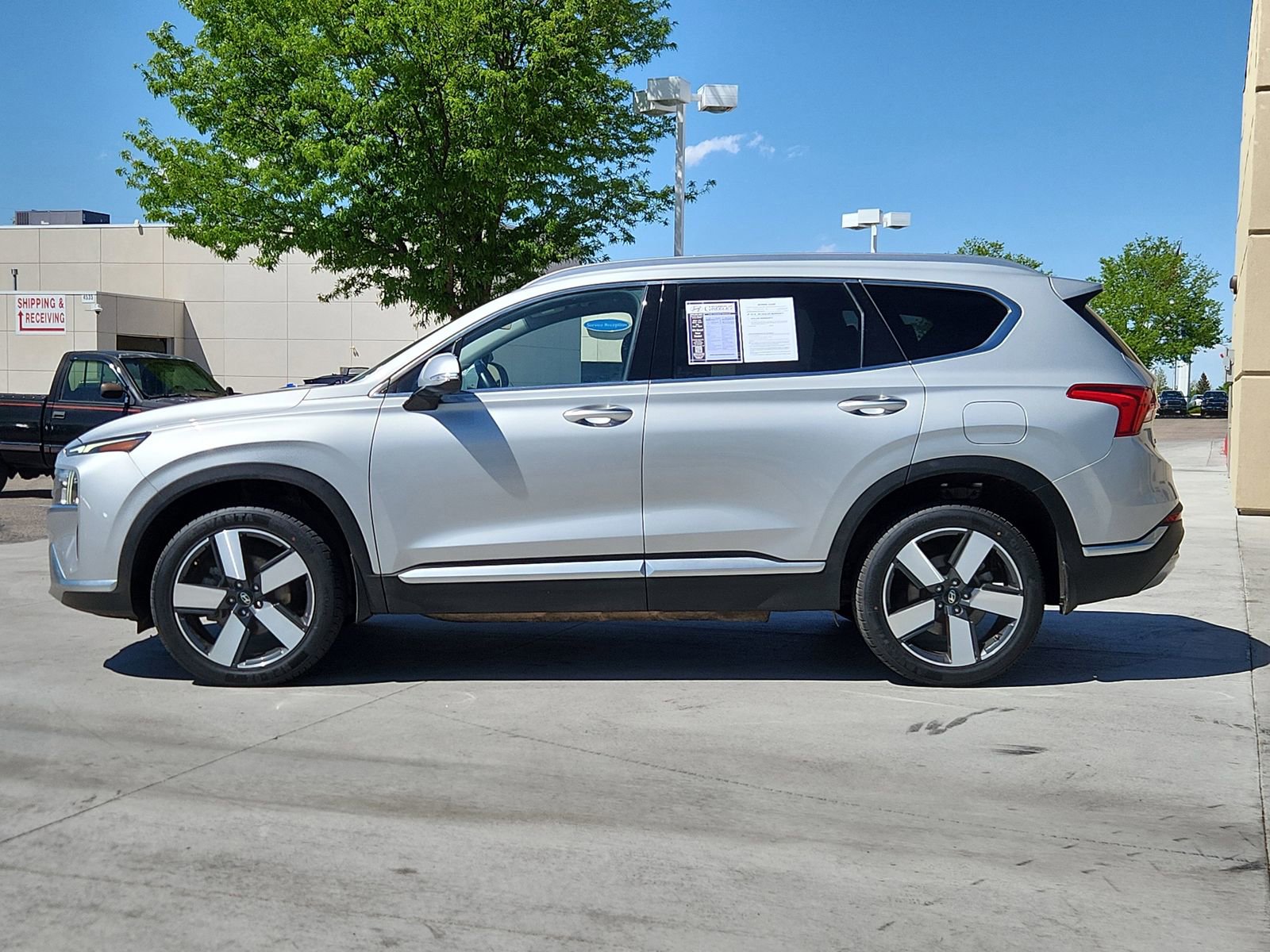 Used 2022 Hyundai Santa Fe SEL Convenience AWD/4WD image 2