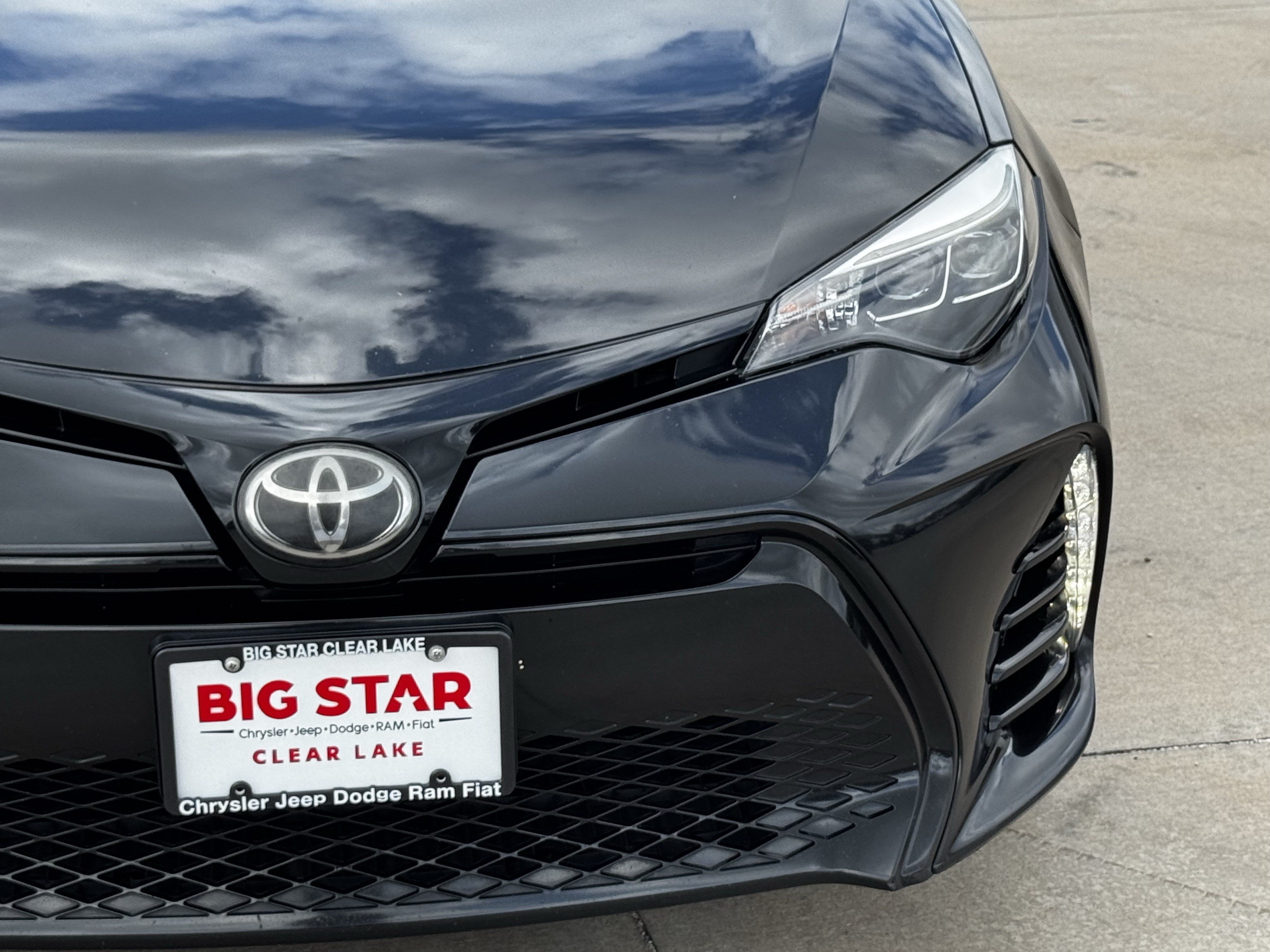 Used 2019 Toyota Corolla XSE FWD image 5