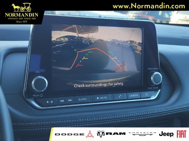 Used 2025 Nissan Rogue SV AWD/4WD image 10
