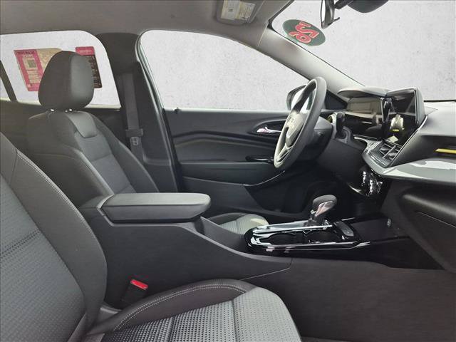Used 2026 Chevrolet Trax LT FWD image 21