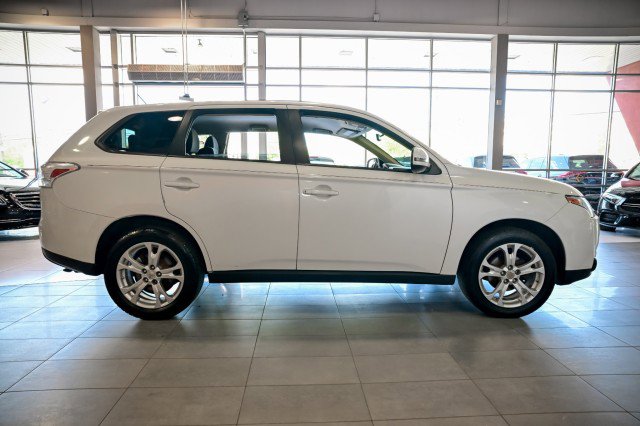 Used 2014 Mitsubishi Outlander SE AWD/4WD image 4