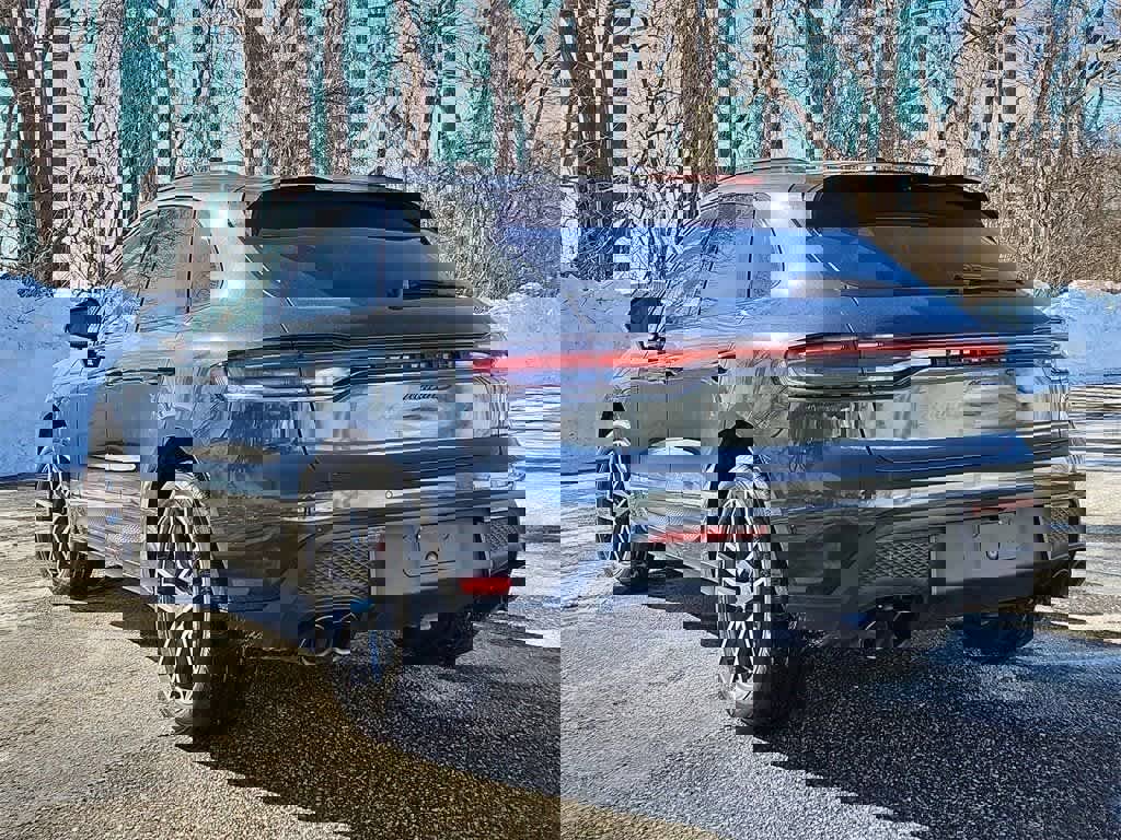 Certified 2024 Porsche Macan S image 3