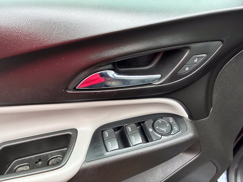 Used 2019 Chevrolet Equinox LS AWD/4WD image 35