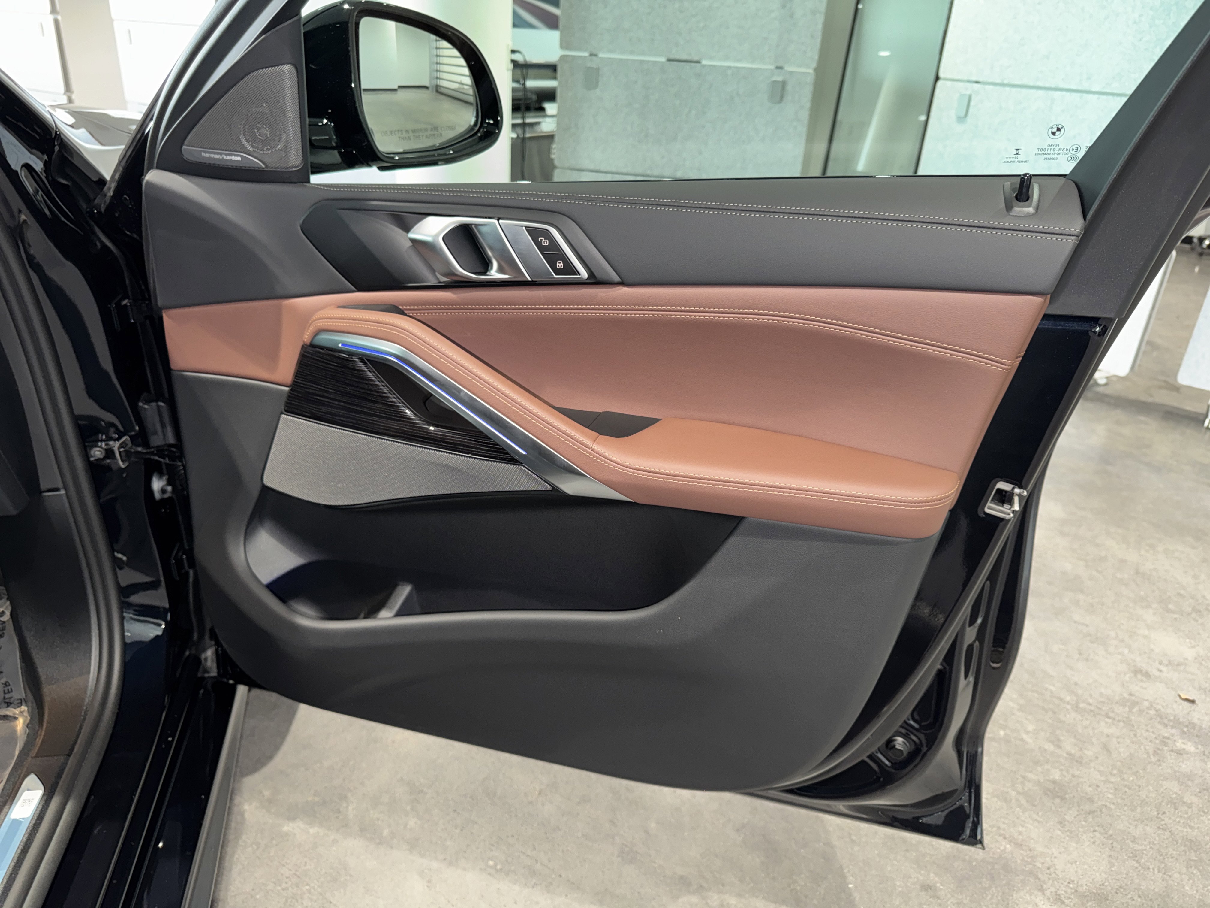 New 2026 BMW X6 xDrive40i w/ Climate Comfort Package image 8