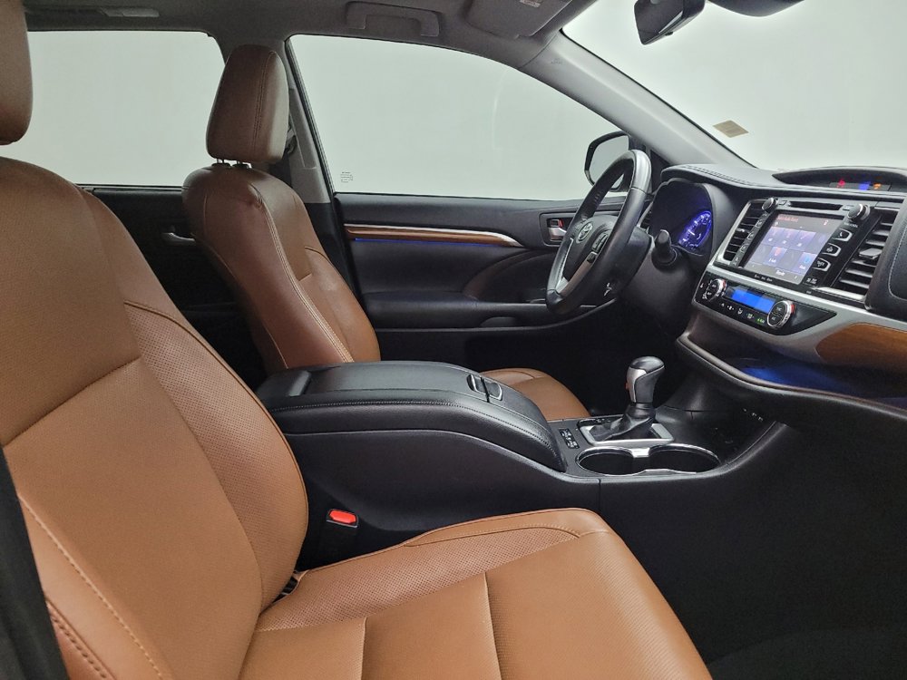 Used 2019 Toyota Highlander Limited image 21