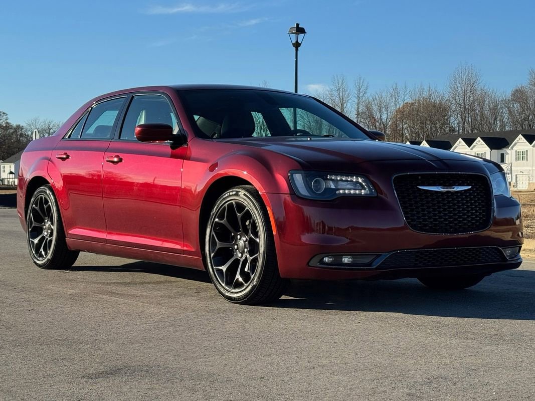 Used 2019 Chrysler 300 S image 3