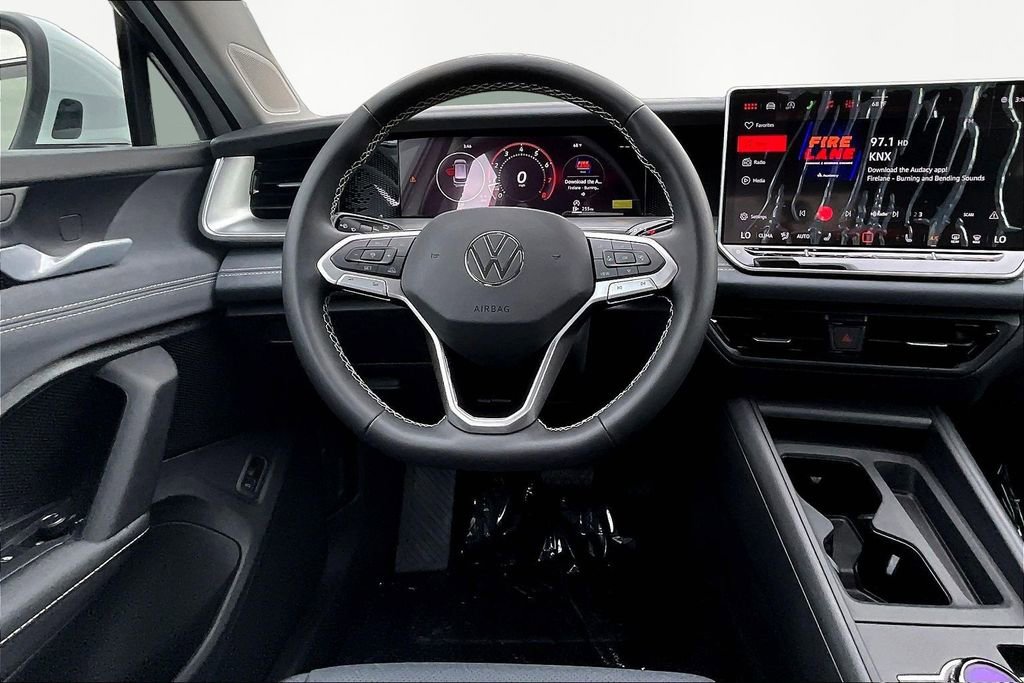 New 2026 Volkswagen Tiguan SE image 8