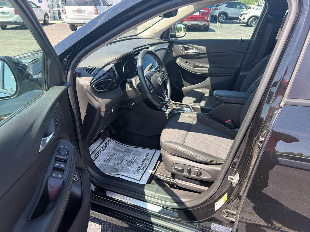 Used 2022 Buick Encore GX Select w/ Sport Touring Package FWD image 7