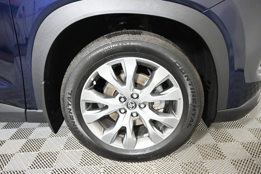 Used 2024 Toyota Grand Highlander AWD image 11