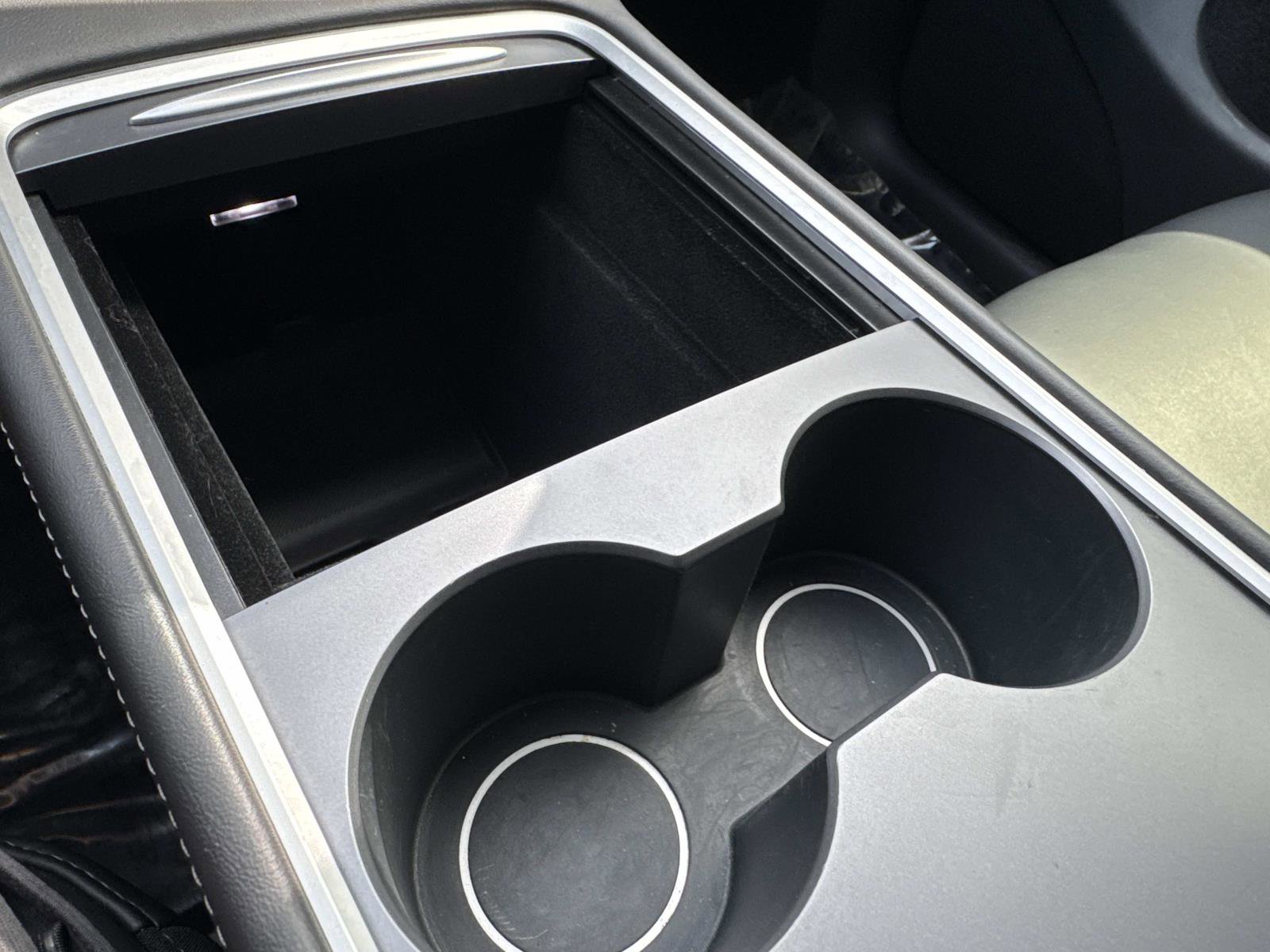 Used 2023 Tesla Model Y Performance AWD/4WD image 22