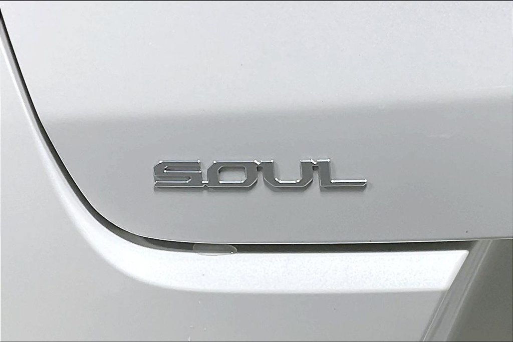 Used 2025 Kia Soul LX w/ LX Technology Package FWD image 38