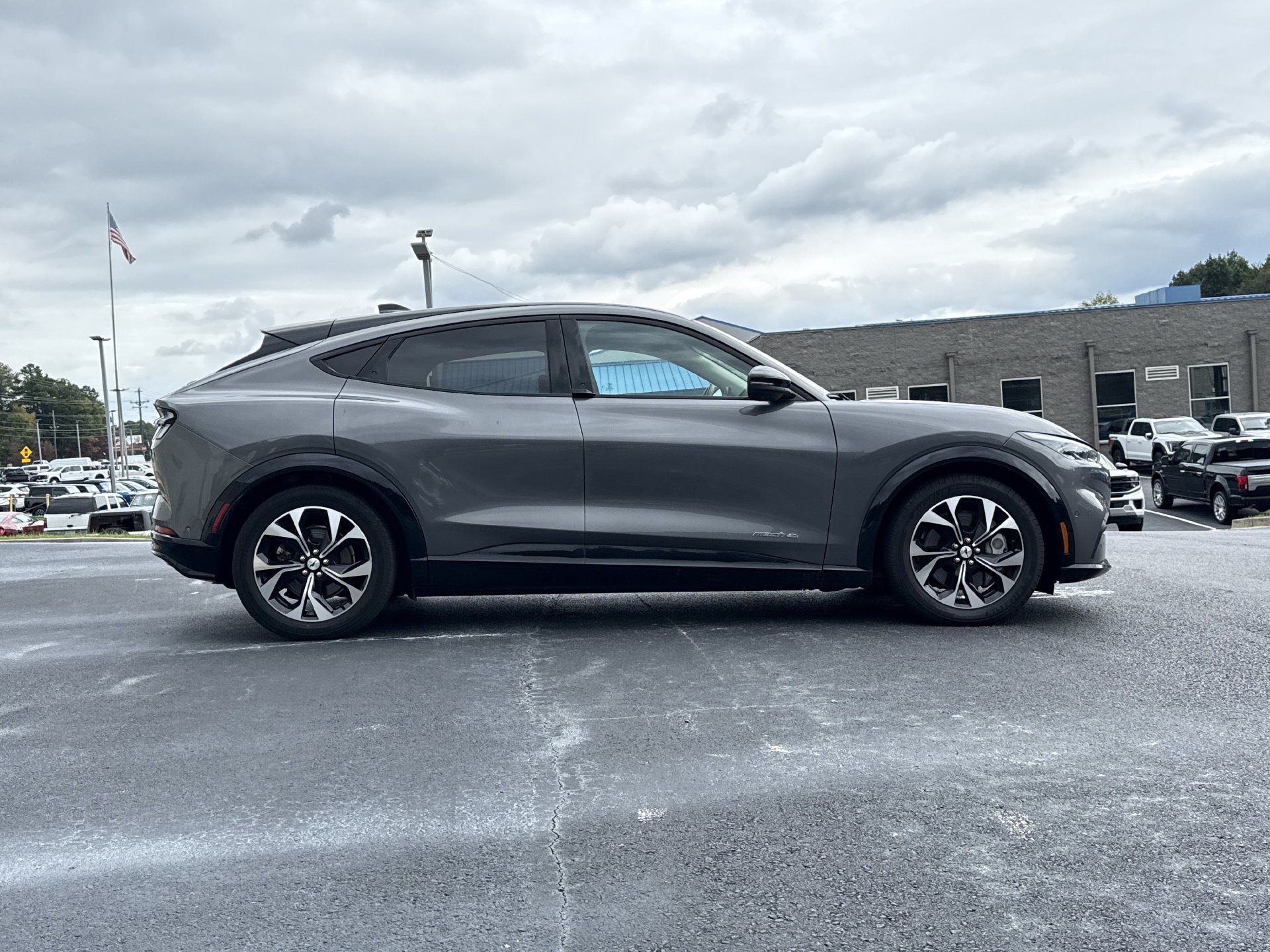 Used 2023 Ford Mustang Mach-E Premium AWD/4WD image 28