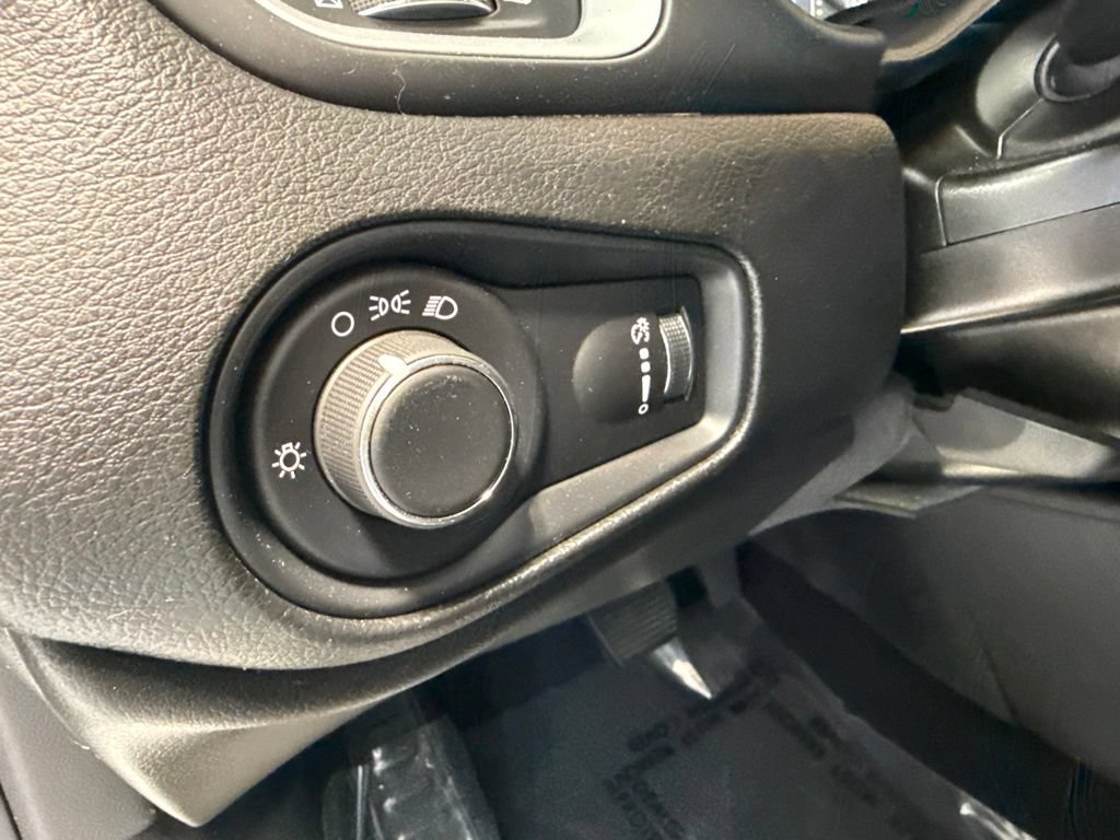 Used 2021 Jeep Renegade Sport w/ Sport Appearance Group AWD/4WD image 20