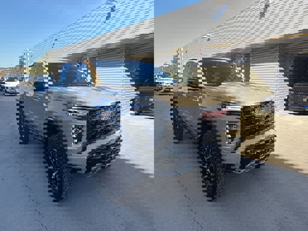 Used 2024 GMC Canyon AT4X image 3