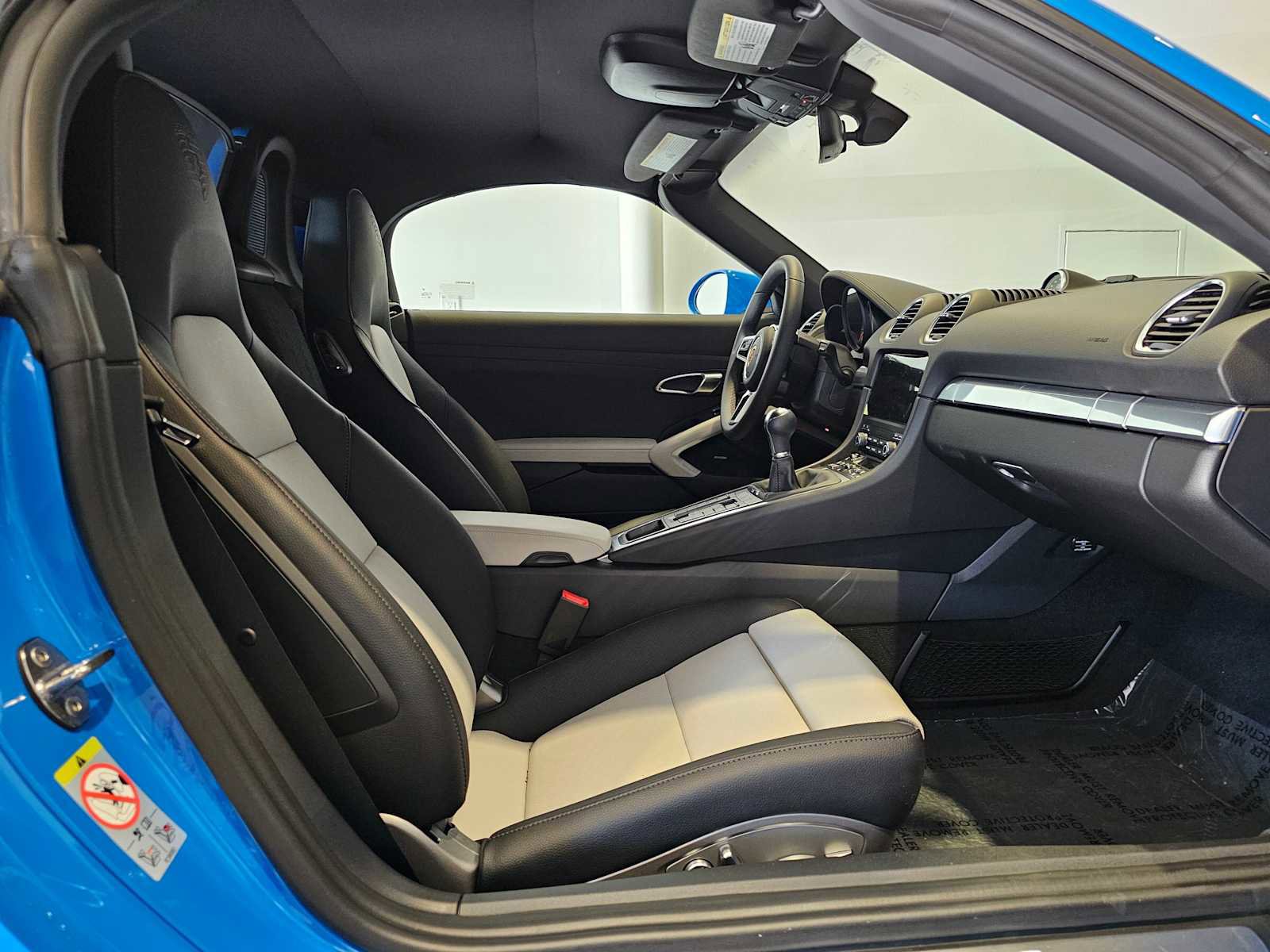 New 2025 Porsche 718 Boxster S image 14