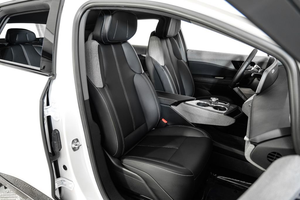 Used 2025 Cadillac Optiq Sport 1 w/ LPO, Floor Liner Package image 29
