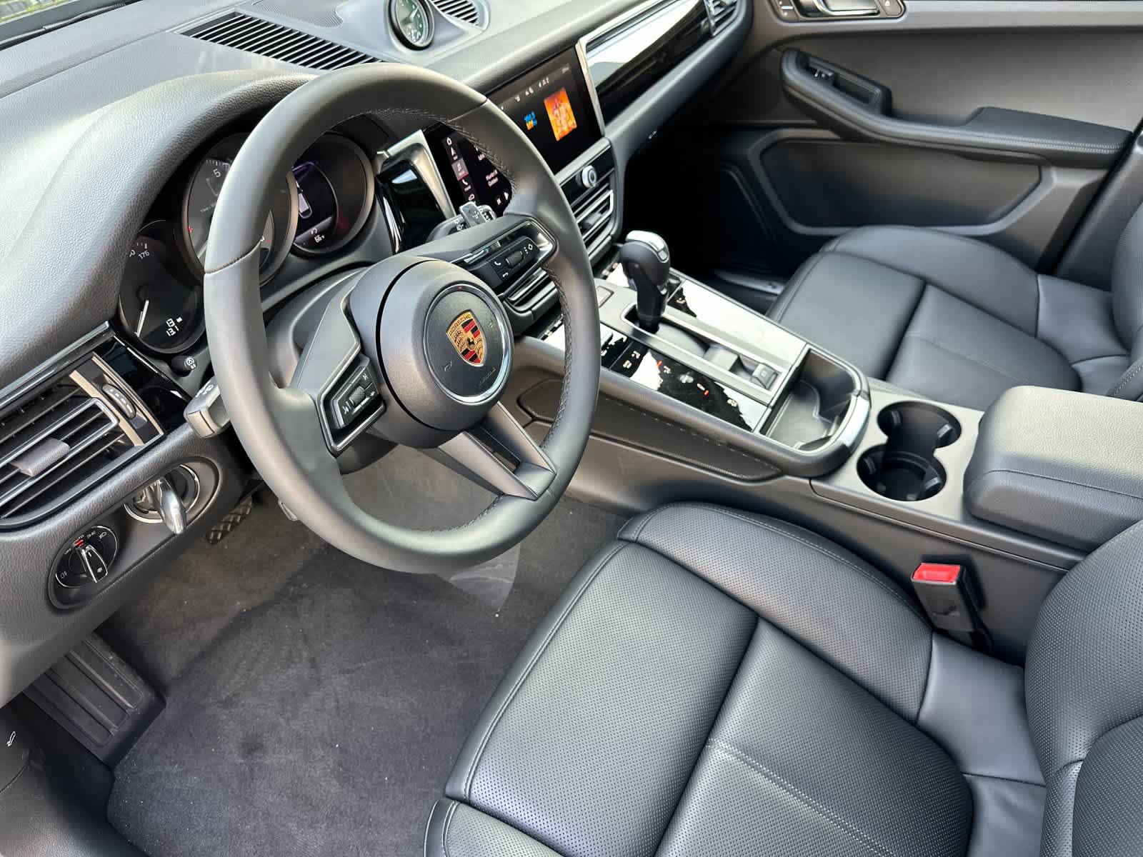 New 2026 Porsche Macan S AWD/4WD image 4