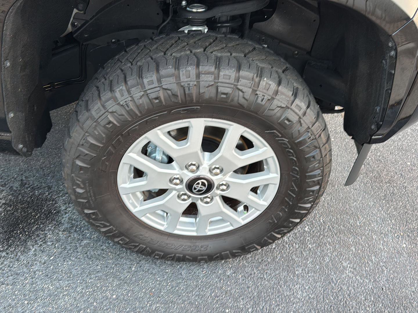 Certified 2024 Toyota Tacoma SR5 image 32