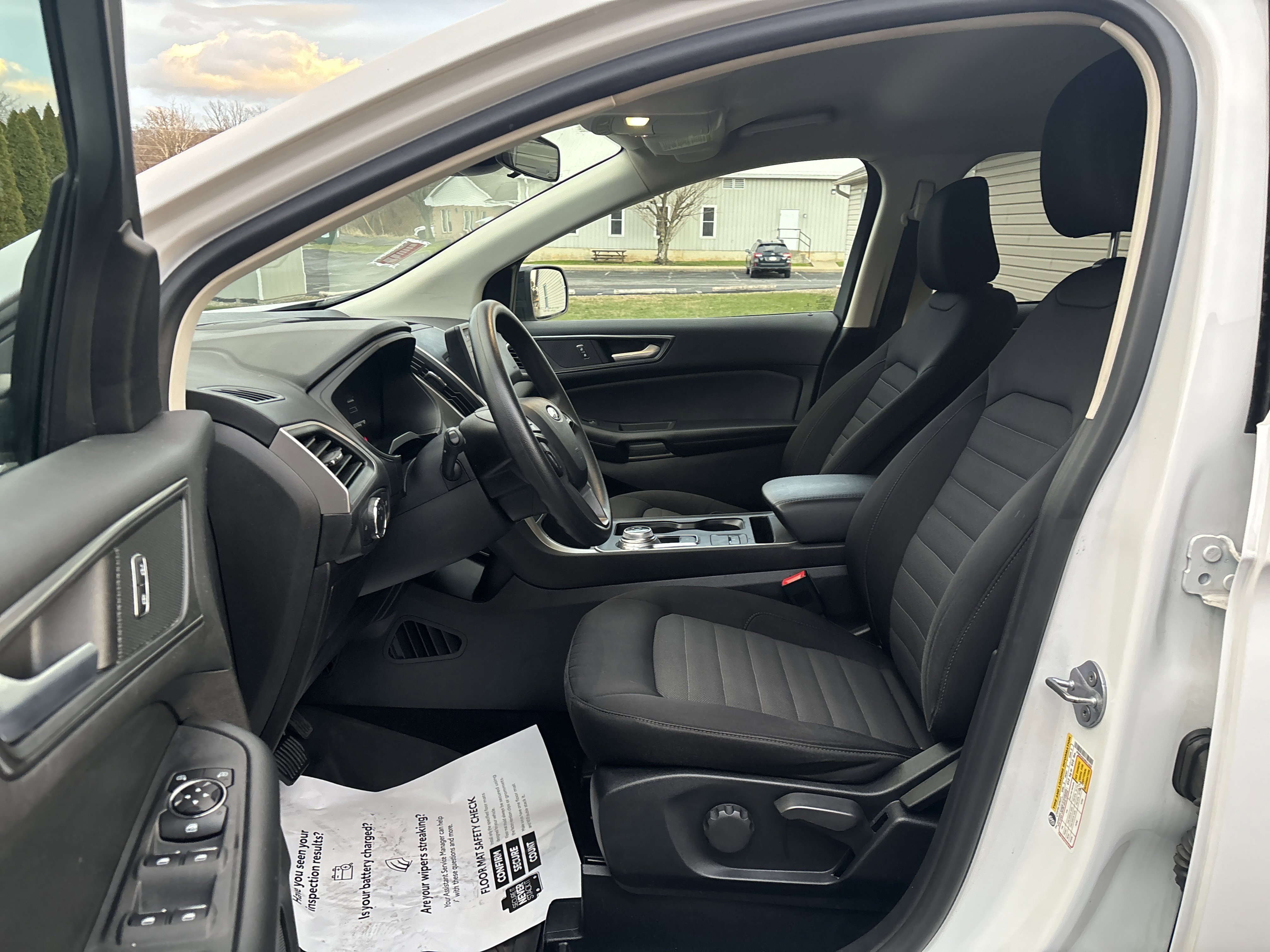 Used 2022 Ford Edge SE w/ Black Appearance Package image 13