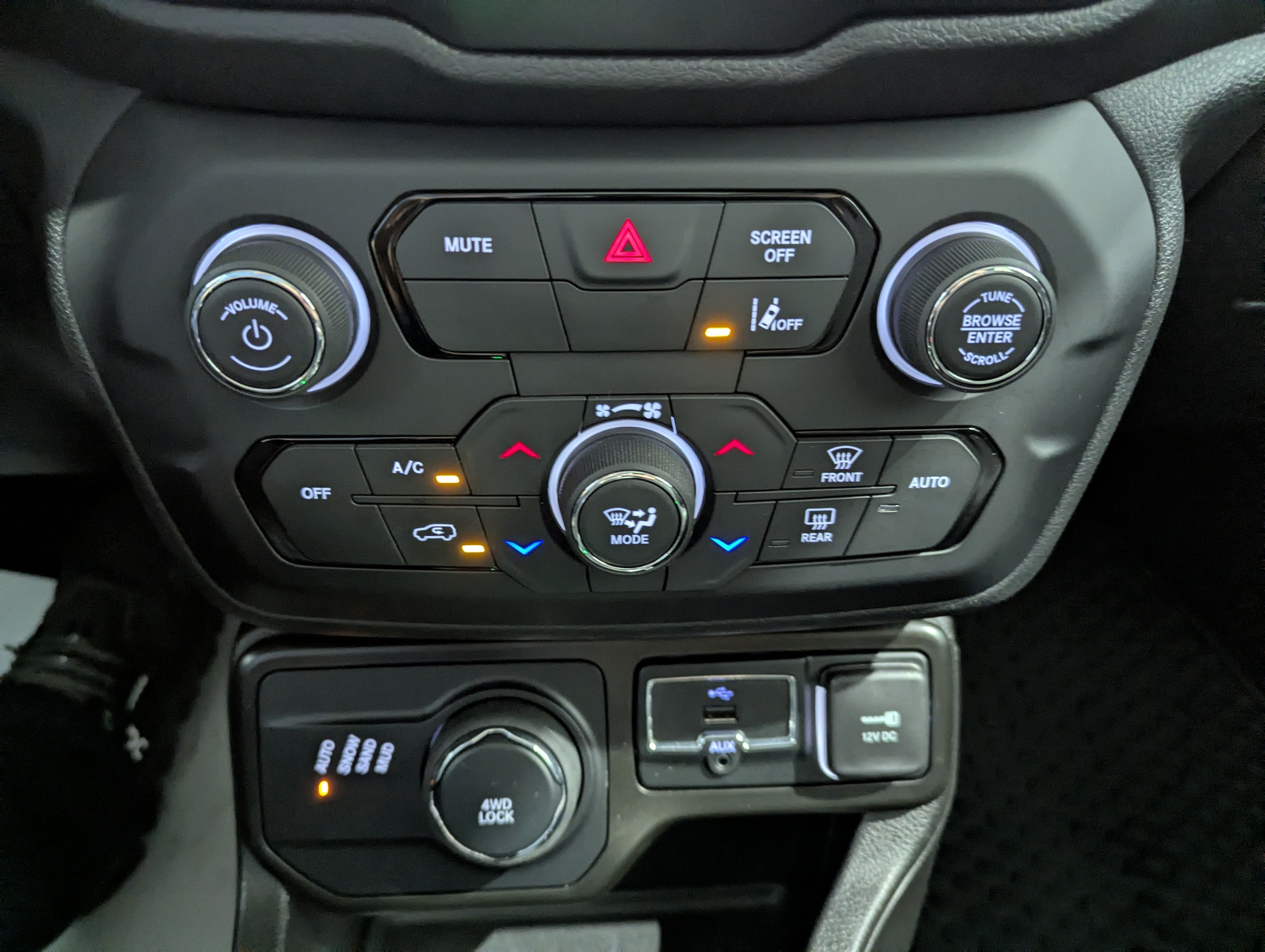 Used 2022 Jeep Renegade Limited w/ Sun, Sound & Wheels Group AWD/4WD image 18