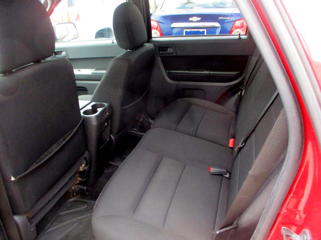 Used 2010 Ford Escape XLT image 10