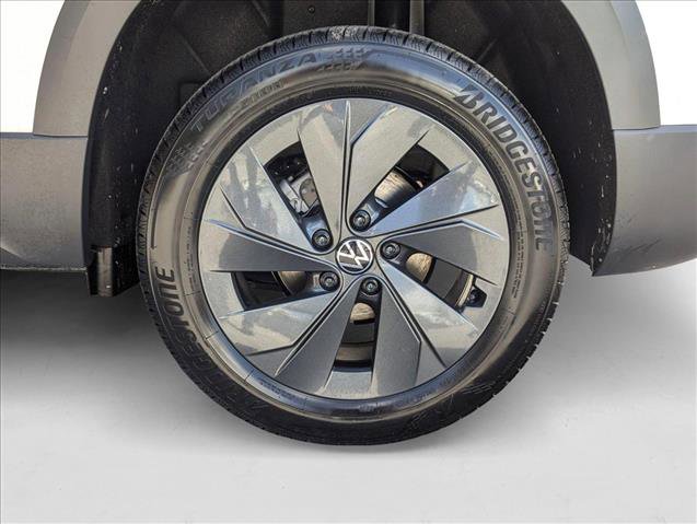New 2025 Volkswagen Taos S image 9