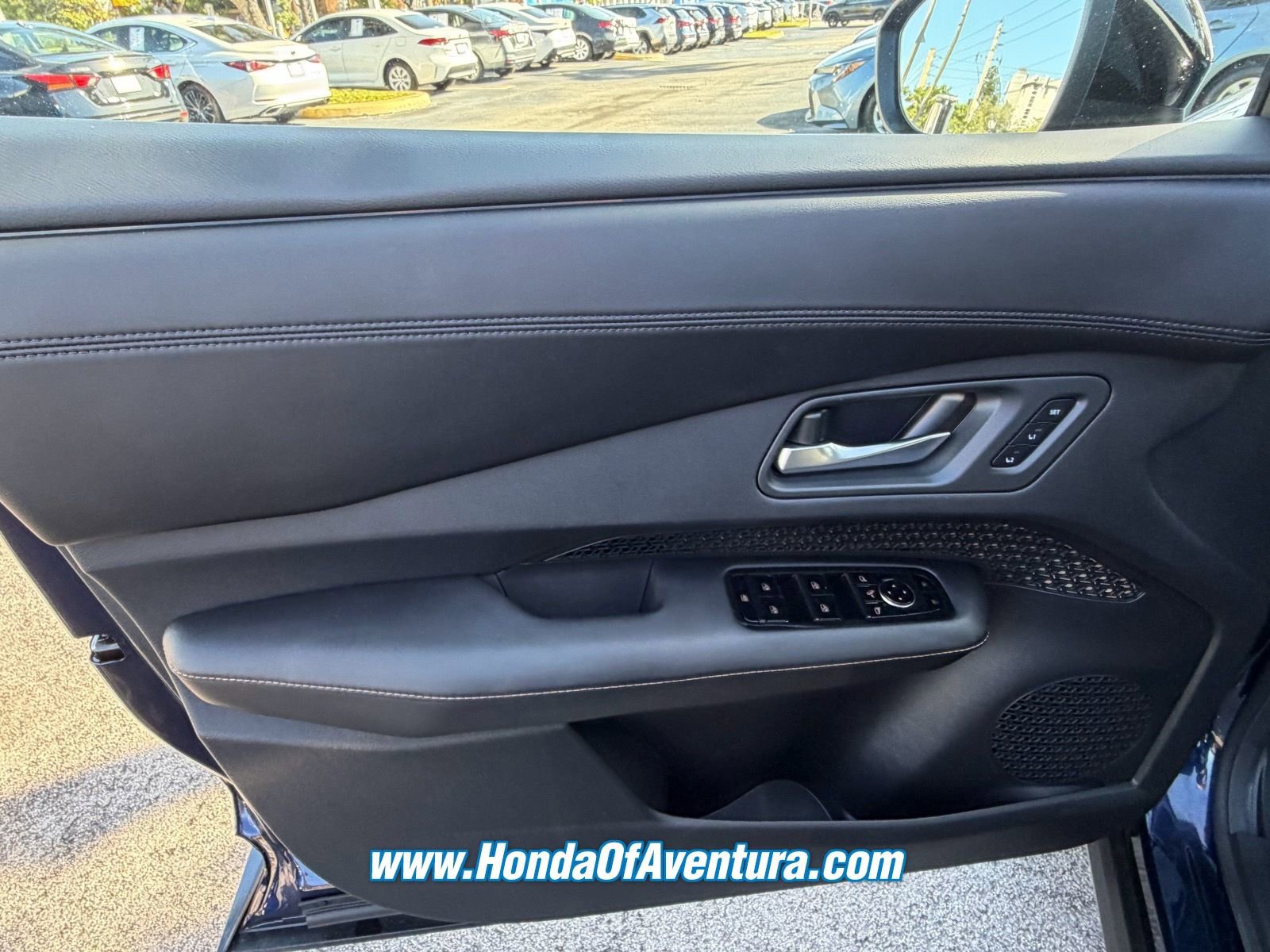 Used 2023 Nissan Ariya FWD image 17