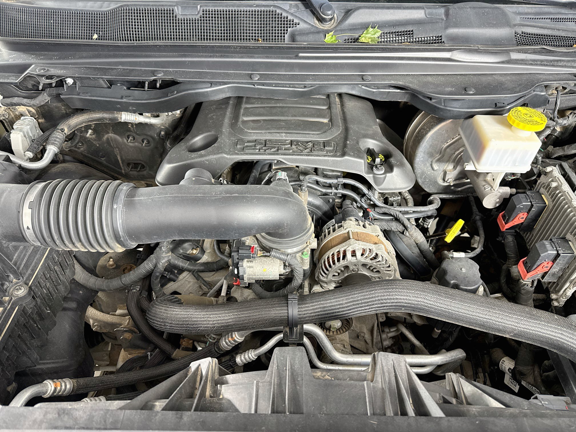 Used 2019 RAM 1500 Laramie AWD/4WD image 29