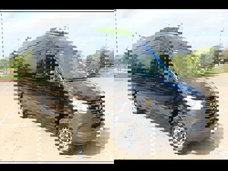 Used 2025 Mercedes-Benz Sprinter 2500 image 6