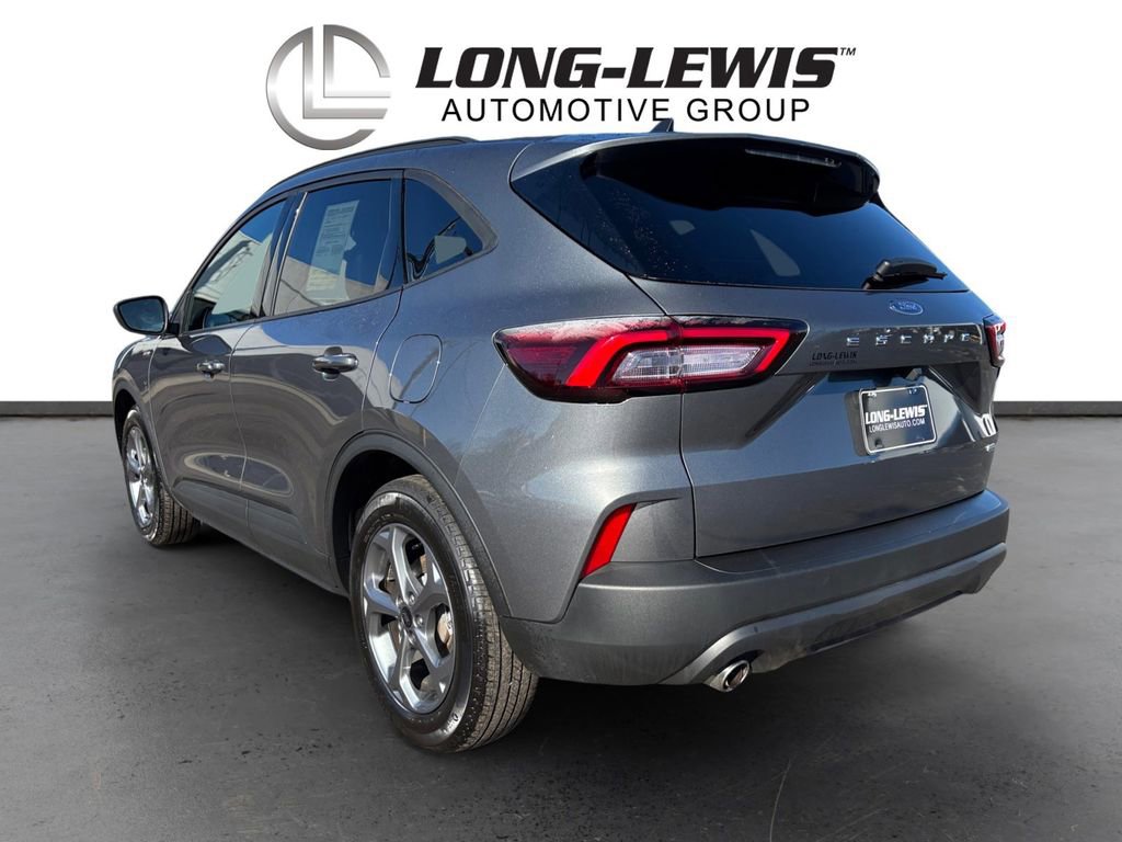 Used 2025 Ford Escape ST-Line w/ Equipment Group 301A image 4