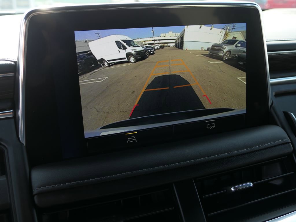 Used 2024 Chevrolet Suburban LT image 19