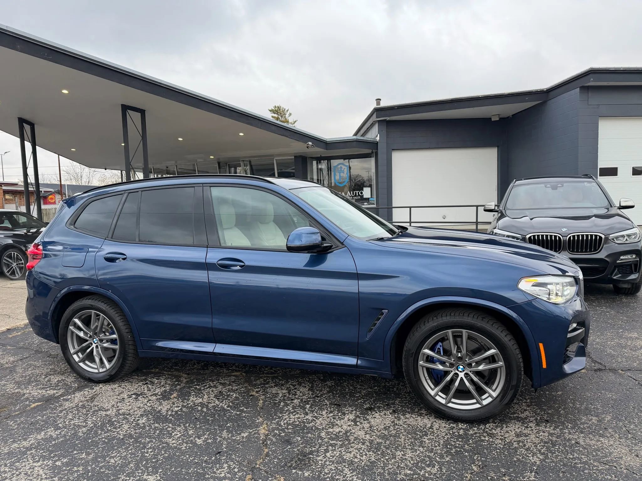 Used 2019 BMW X3 xDrive30i w/ Premium Package Essential image 10