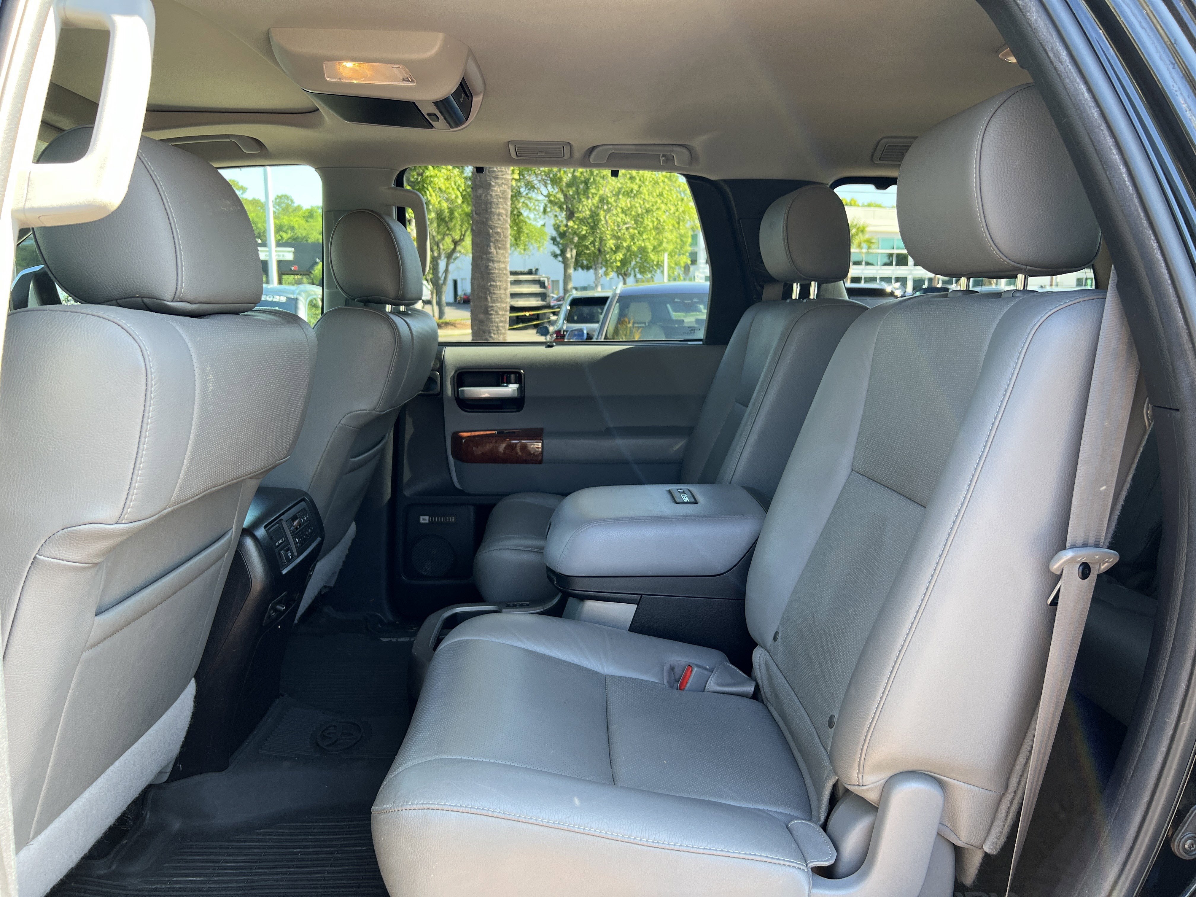 Used 2021 Toyota Sequoia Platinum AWD/4WD image 31