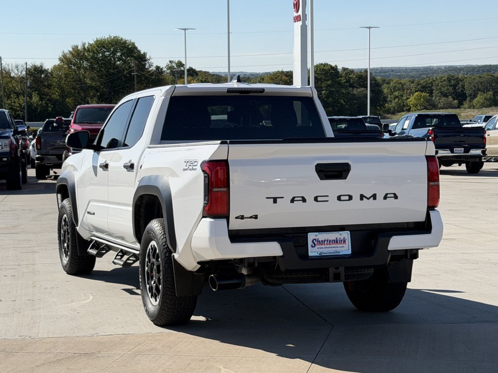 Used 2024 Toyota Tacoma TRD Off-Road AWD/4WD image 4