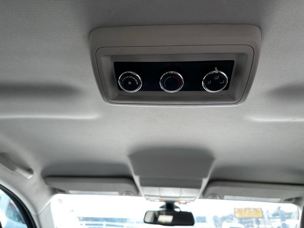 Used 2018 Dodge Journey SE w/ Popular Equipment Group image 14