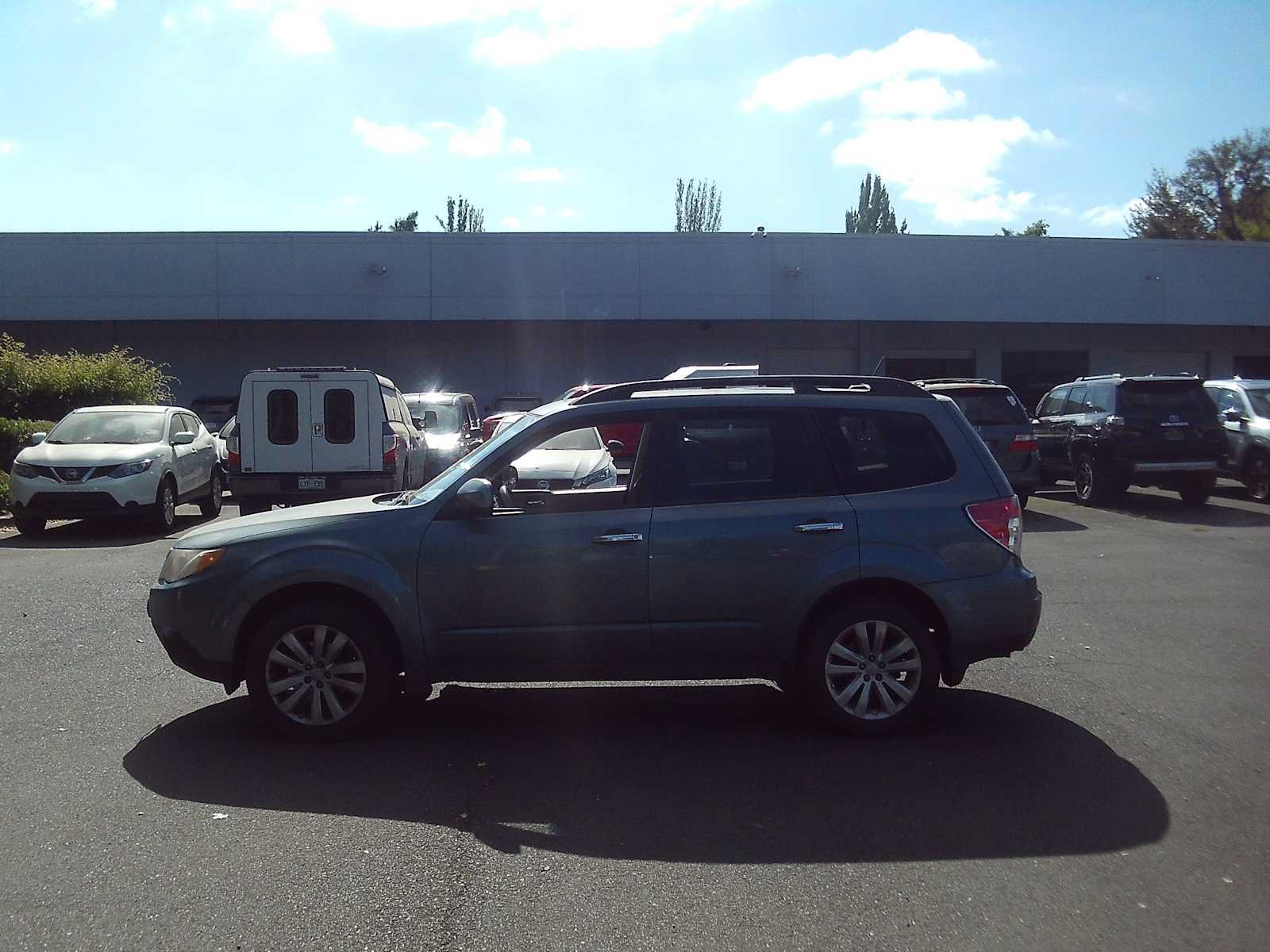 Used 2012 Subaru Forester 2.5X Premium w/ All-Weather Pkg AWD/4WD image 2
