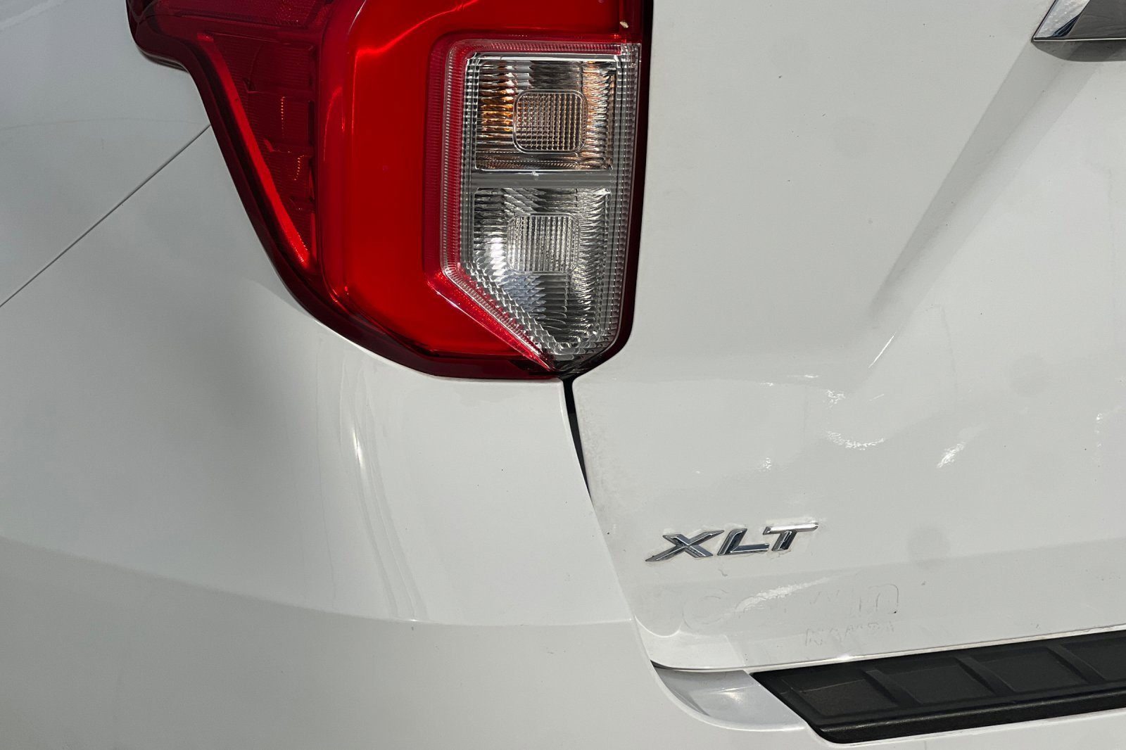 Used 2020 Ford Explorer XLT w/ Class III Trailer Tow Package image 24