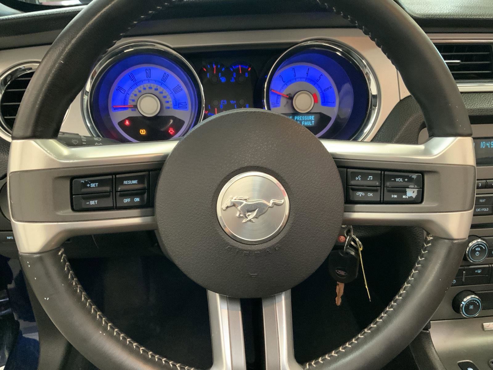 Used 2010 Ford Mustang Premium RWD image 17