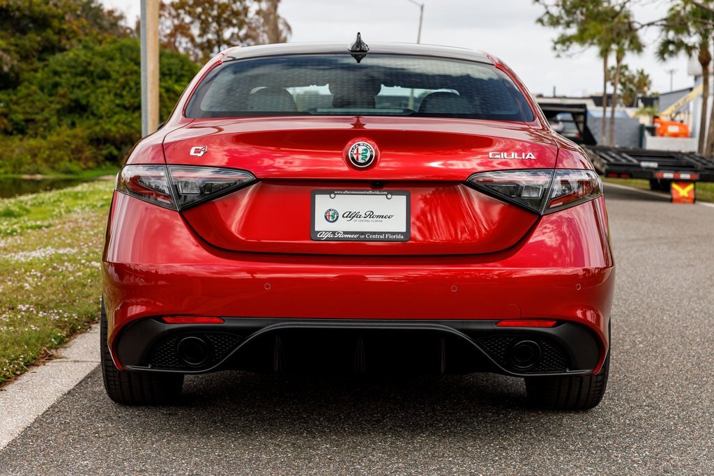 New 2025 Alfa Romeo Giulia AWD w/ Driving Assist Package image 4