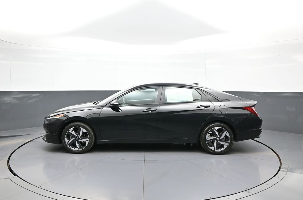 Used 2023 Hyundai Elantra SEL w/ Convenience Package FWD image 9