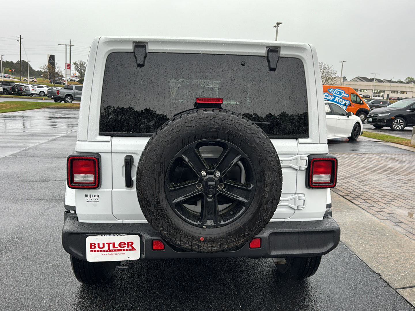 Used 2023 Jeep Wrangler Unlimited Sahara image 4