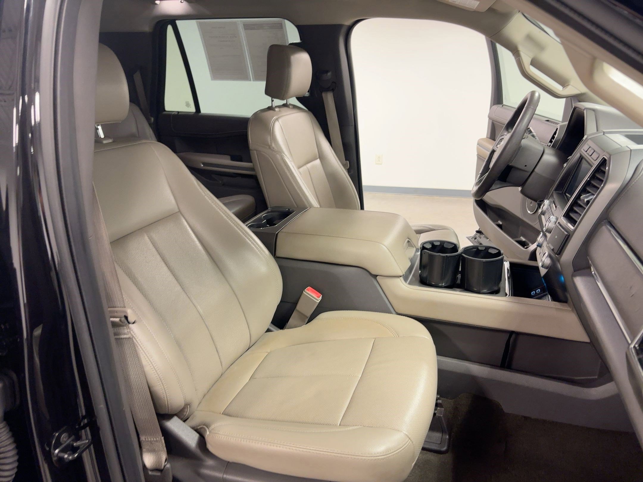 Used 2019 Ford Expedition Max XLT w/ Equipment Group 202A image 31