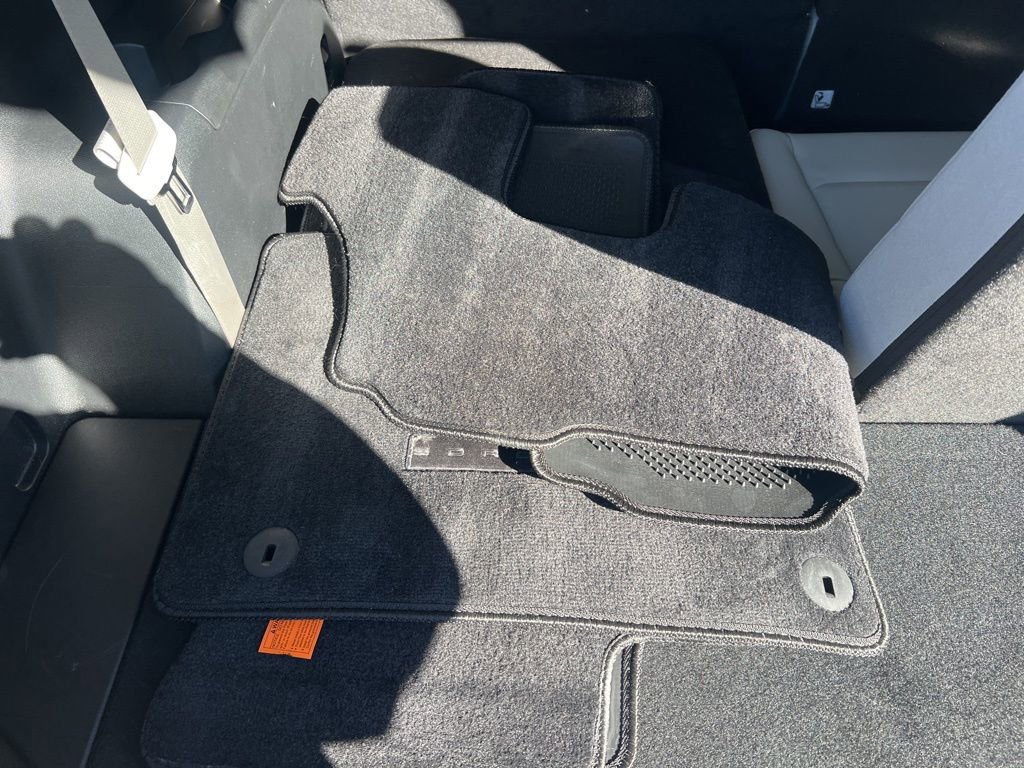 Certified 2025 Kia Sorento S w/ Panoramic Sunroof Package FWD image 13